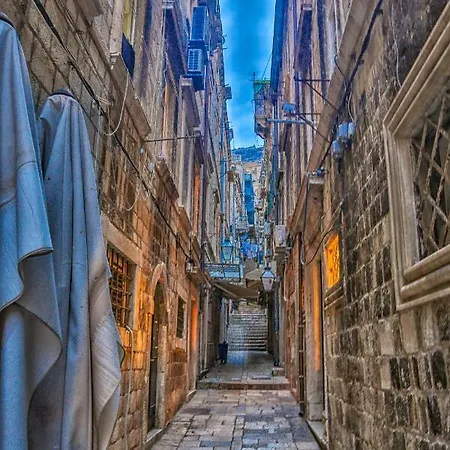 Victoria * Ragusa